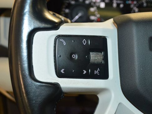 Used 2023 Land Rover Defender 110 SE AWD/4WD image 21