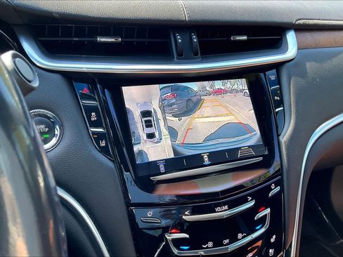 Used 2019 Cadillac XTS Luxury image 21