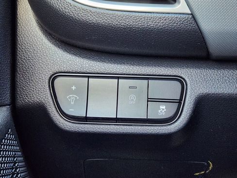 Certified 2021 Kia Seltos LX image 20