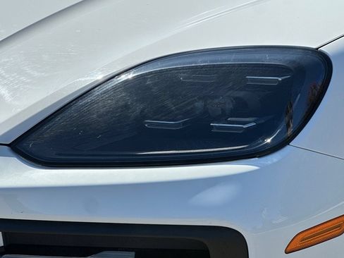 Used 2024 Porsche Cayenne AWD/4WD image 53