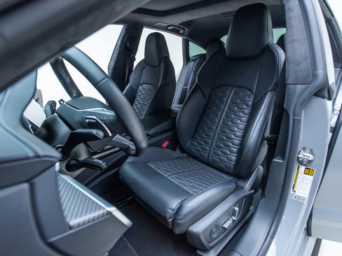 Used 2021 Audi RS 7 Sportback AWD/4WD image 48