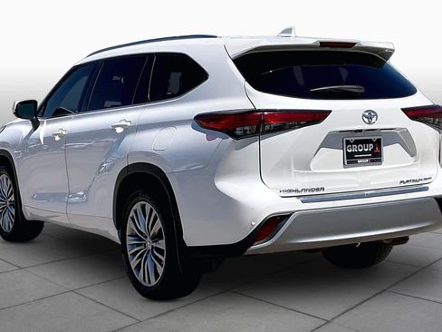 Used 2020 Toyota Highlander Platinum image 12