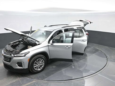 Used 2022 Chevrolet Traverse LT image 39