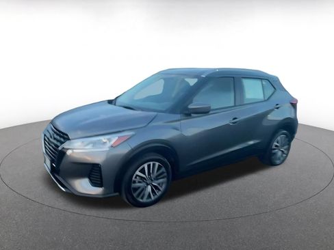 Used 2024 Nissan Kicks SV FWD image 8