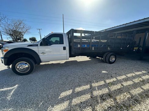 Used 2016 Ford F550 2WD Regular Cab Super Duty image 4