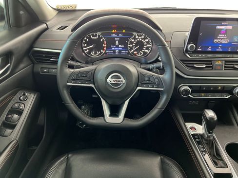 Used 2022 Nissan Altima 2.5 SR image 15