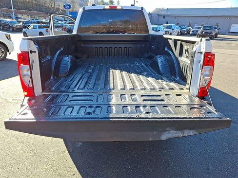 Used 2022 Ford F250 XL w/ Power Equipment Group image 29