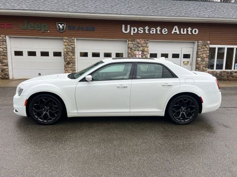 Used 2020 Chrysler 300 S w/ 300S Premium Group image 8