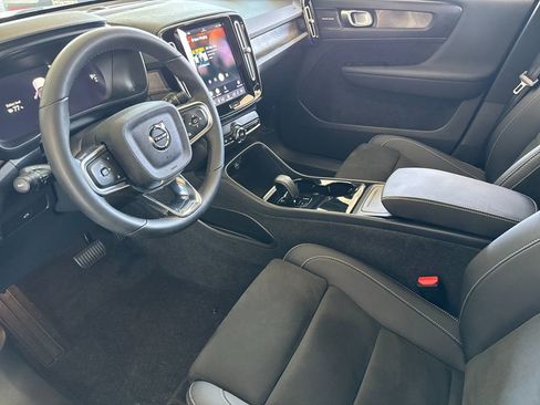 Certified 2023 Volvo C40 P8 Recharge Ultimate AWD/4WD image 9