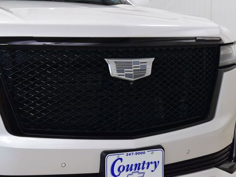 Used 2024 Cadillac Escalade ESV Sport Platinum w/ LPO, ONYX Package AWD/4WD image 11