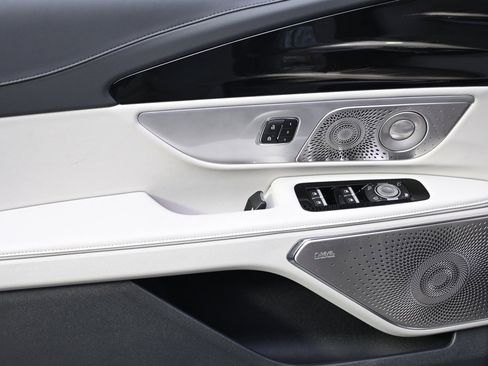 New 2026 Lincoln Nautilus Reserve image 21