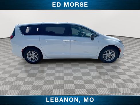 Used 2024 Chrysler Voyager LX FWD image 9
