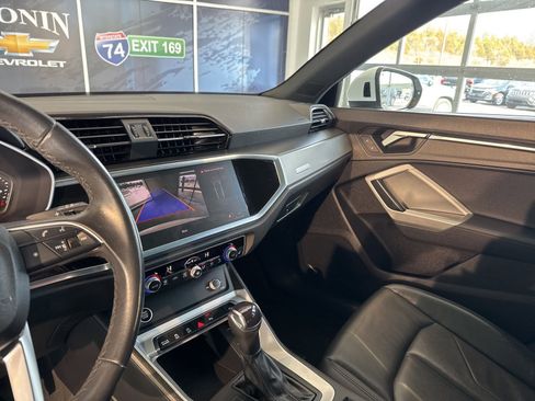 Used 2023 Audi Q3 2.0T Premium image 29