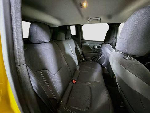 Used 2023 Jeep Renegade Altitude AWD/4WD image 28