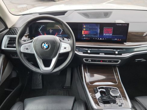 Used 2025 BMW X7 xDrive40i AWD/4WD image 26