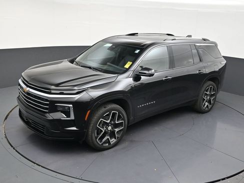 Used 2025 Chevrolet Traverse High Country image 12