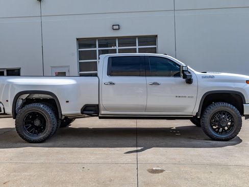 Used 2021 Chevrolet Silverado 3500 High Country AWD/4WD image 11