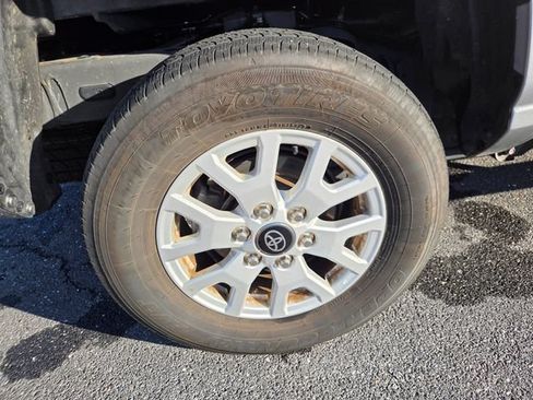 Used 2024 Toyota Tacoma SR5 AWD/4WD image 29