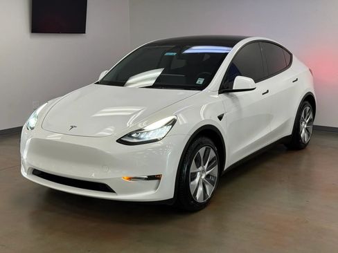 Used 2021 Tesla Model Y Long Range AWD/4WD image 4