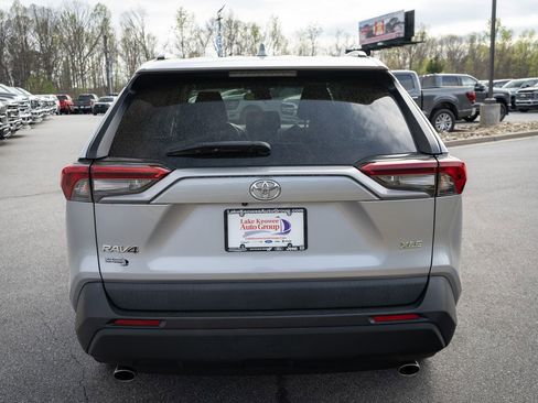 Used 2021 Toyota RAV4 XLE w/ Convenience Package image 8