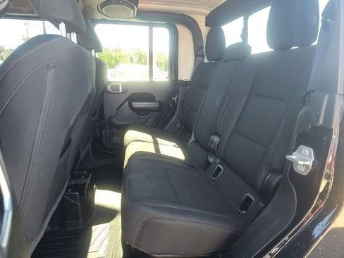 Used 2020 Jeep Gladiator Sport AWD/4WD image 15