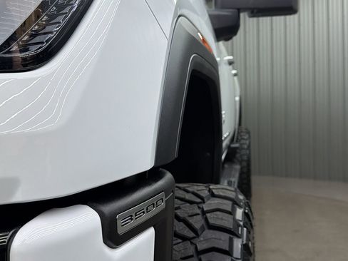 Used 2025 GMC Sierra 3500 Denali w/ Denali Reserve Package image 13