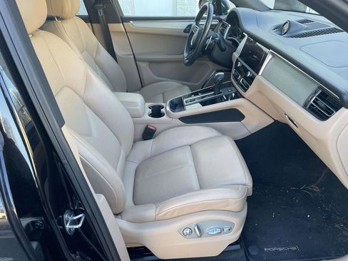 Used 2022 Porsche Macan S image 49