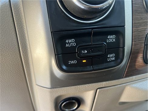 Used 2014 RAM 1500 Laramie w/ Convenience Group AWD/4WD image 26