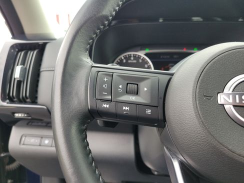 Used 2025 Nissan Pathfinder SV AWD/4WD image 22