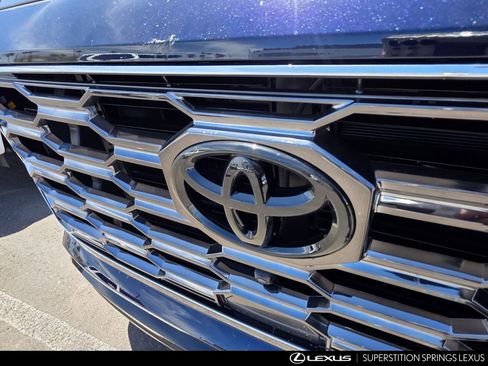 Used 2026 Toyota Sequoia Platinum AWD/4WD image 10