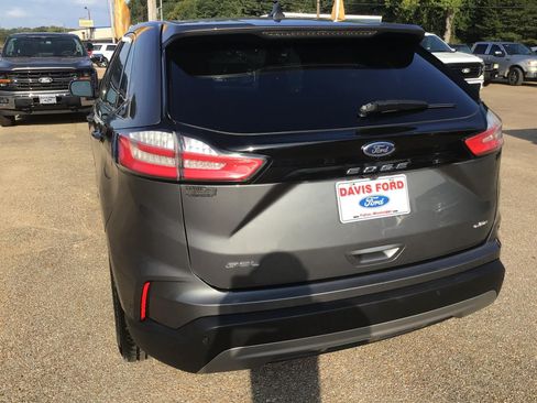 Used 2024 Ford Edge SEL AWD/4WD image 13