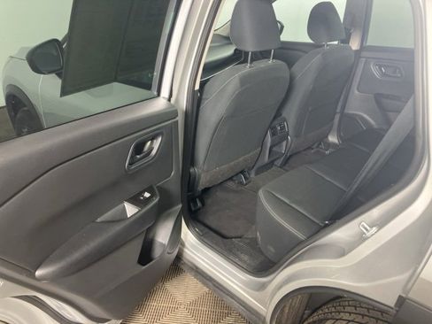 Used 2024 Nissan Rogue S image 18