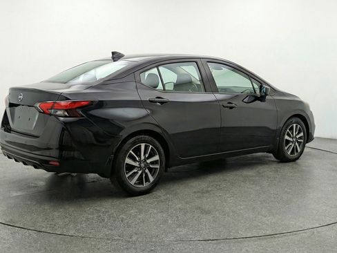 Used 2025 Nissan Versa SV image 9