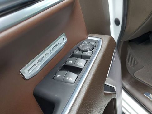 Used 2022 GMC Sierra 1500 Denali AWD/4WD image 18