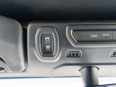 Used 2023 Jeep Wrangler Unlimited Sahara image 23