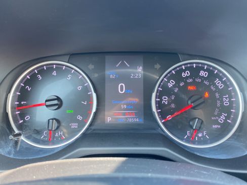 Used 2021 Toyota RAV4 XLE Premium AWD/4WD image 18