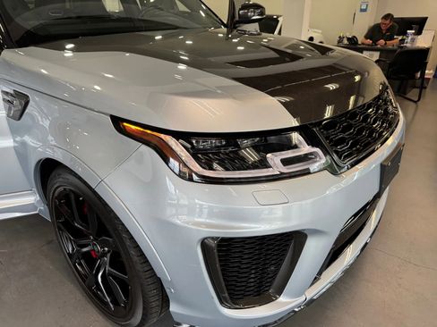 Used 2021 Land Rover Range Rover Sport SVR image 9