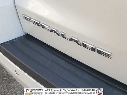 Certified 2016 Cadillac Escalade ESV Luxury image 34