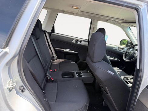 Used 2013 Subaru Forester 2.5X Premium w/ All-Weather Plus Pkg AWD/4WD image 18