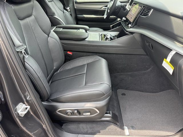 New 2026 Jeep Grand Wagoneer Limited AWD/4WD image 15