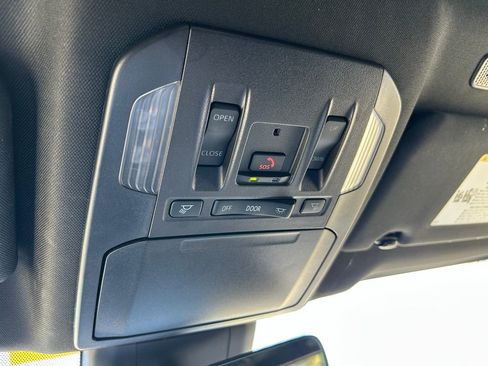 Used 2025 Toyota Highlander XSE image 30