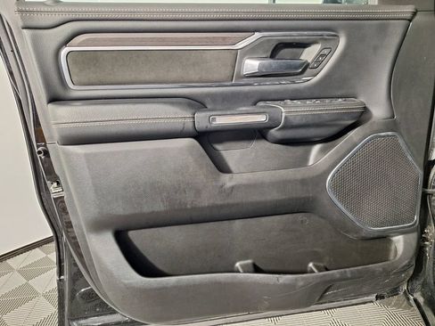 Used 2025 RAM 1500 Laramie AWD/4WD image 31