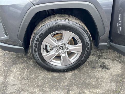 Used 2025 Toyota RAV4 XLE image 31