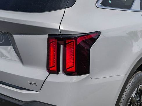 New 2026 Kia Sorento S image 8