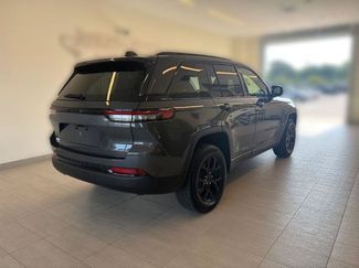 Used 2024 Jeep Grand Cherokee Altitude AWD/4WD video 2