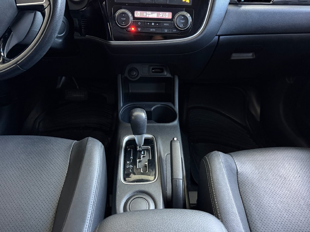 Used 2016 Mitsubishi Outlander SEL FWD image 11