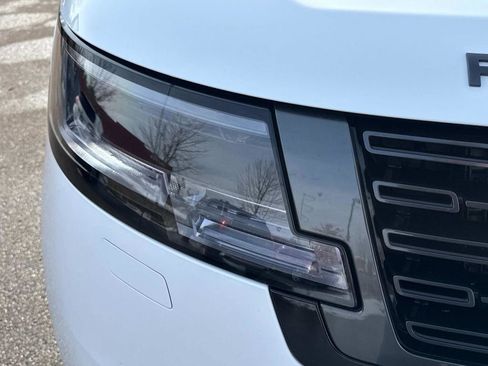 Certified 2024 Land Rover Range Rover Long Wheelbase Autobiography image 9