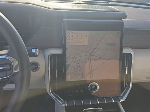 Used 2024 GMC Acadia Denali image 32