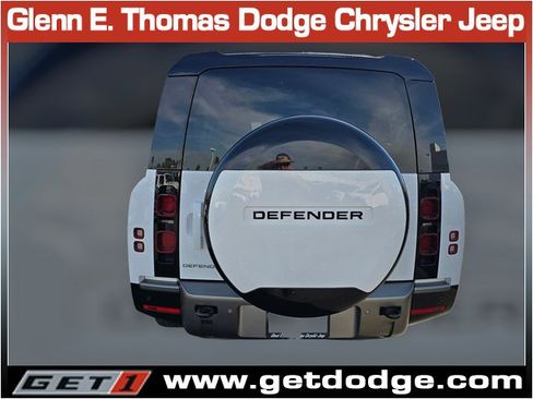 Used 2024 Land Rover Defender 130 X-Dynamic SE image 8