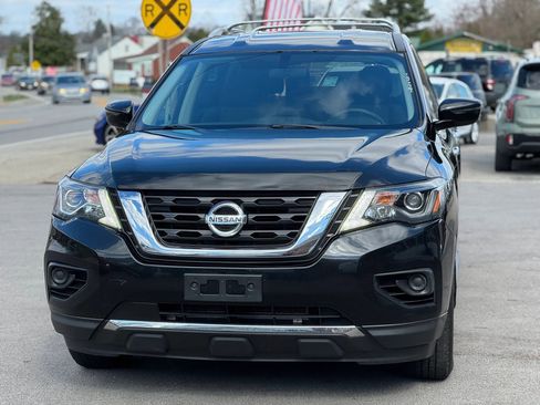 Used 2019 Nissan Pathfinder S image 2